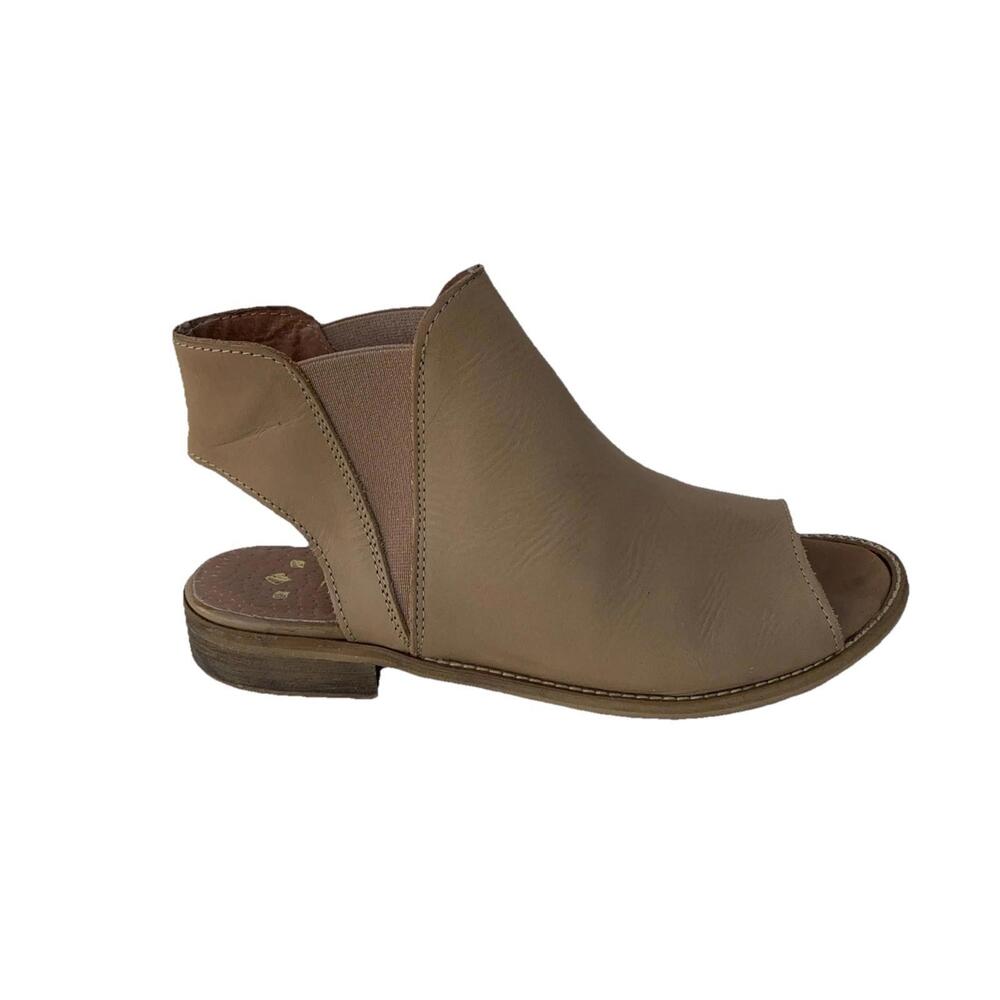 Women's Tan Sandals